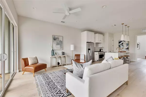 1937 E 38th 1/2 ST #B, Austin, TX 78723