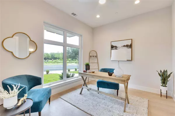 1937 E 38th 1/2 ST #A, Austin, TX 78723