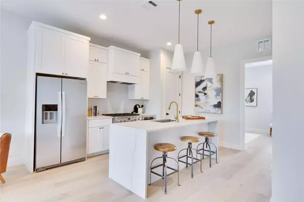 1937 E 38th 1/2 ST #A, Austin, TX 78723