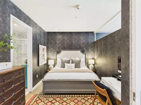 210 Lavaca ST #1809, Austin, TX 78701