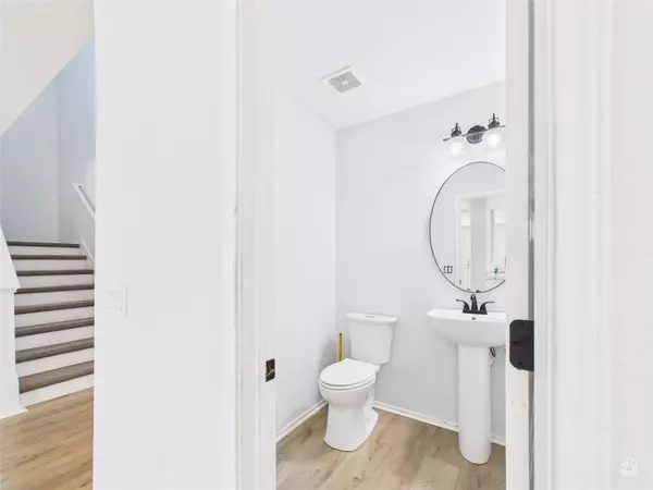 6733 Sabrina DR, Austin, TX 78747