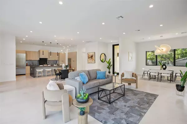 2512 Ridgeview ST, Austin, TX 78704