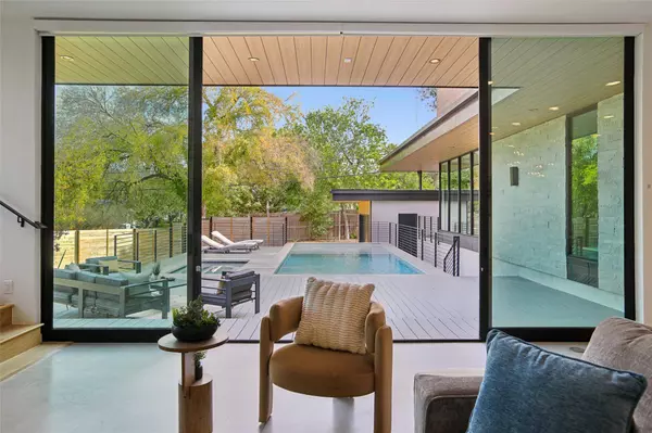 2512 Ridgeview ST, Austin, TX 78704