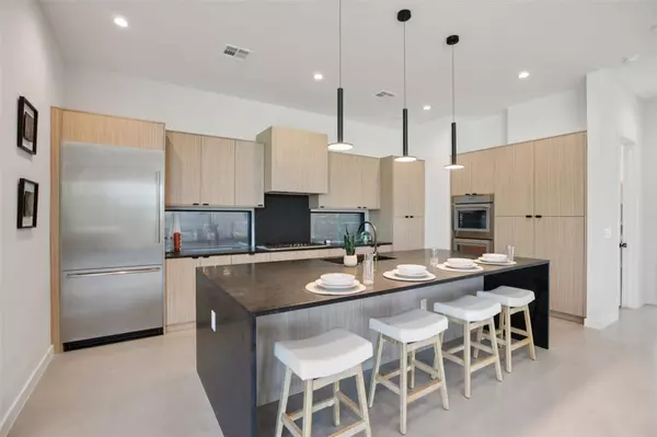 2512 Ridgeview ST, Austin, TX 78704