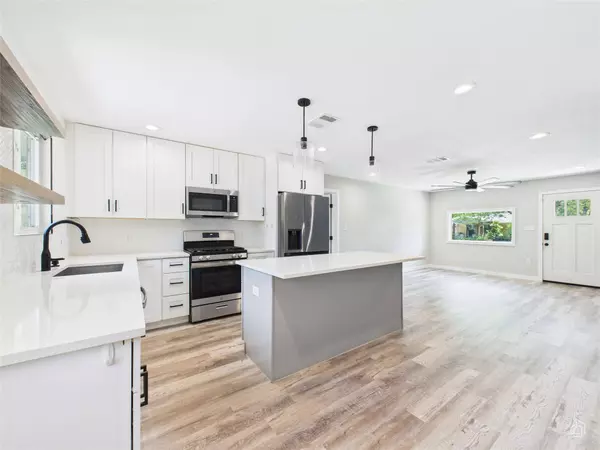 8810 Slayton DR, Austin, TX 78753