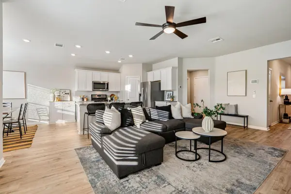 208 Royal Palm WAY, Leander, TX 78641