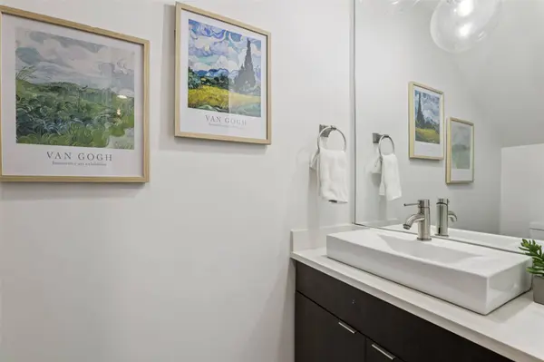 1114 Mariposa DR #B, Austin, TX 78704