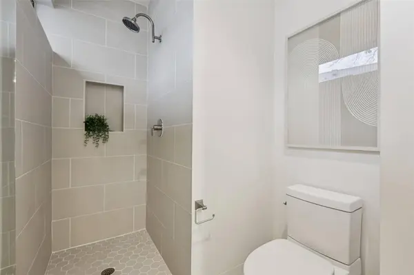 1114 Mariposa DR #B, Austin, TX 78704