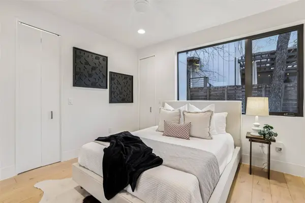 1114 Mariposa DR #B, Austin, TX 78704