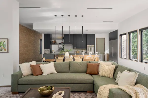 1112 W Annie ST, Austin, TX 78704