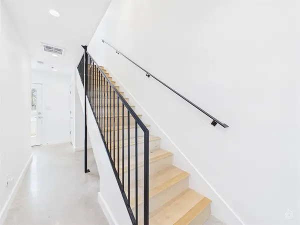 5912 Harold CT #104, Austin, TX 78721