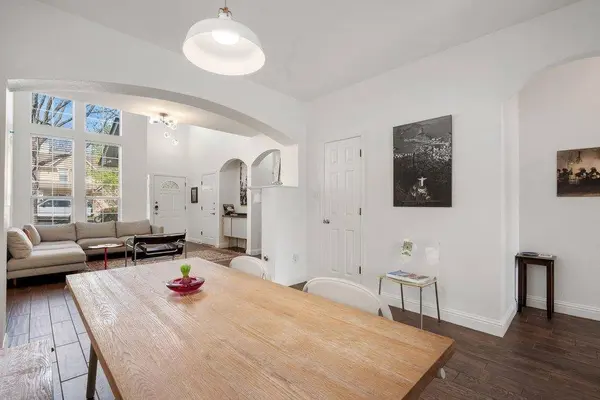 1819 Village Oak CT, Austin, TX 78704