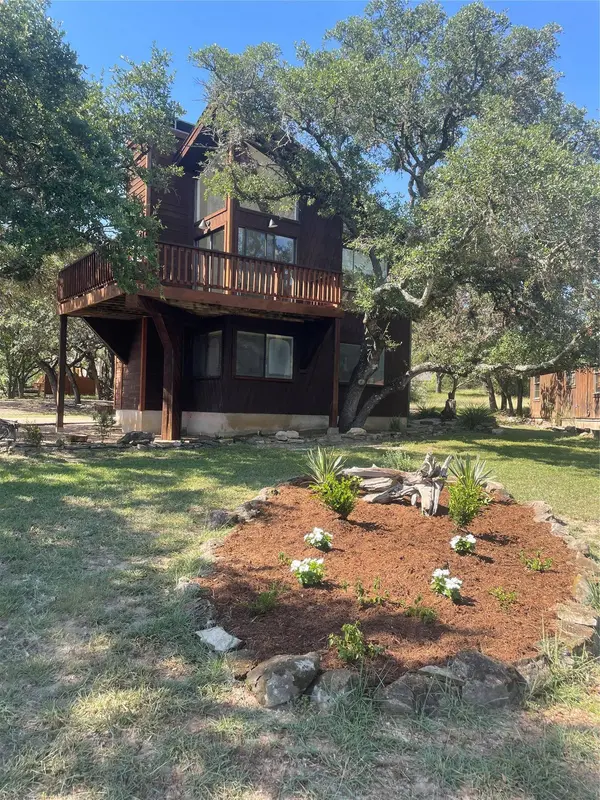 334 Coventry RD, Spicewood, TX 78669