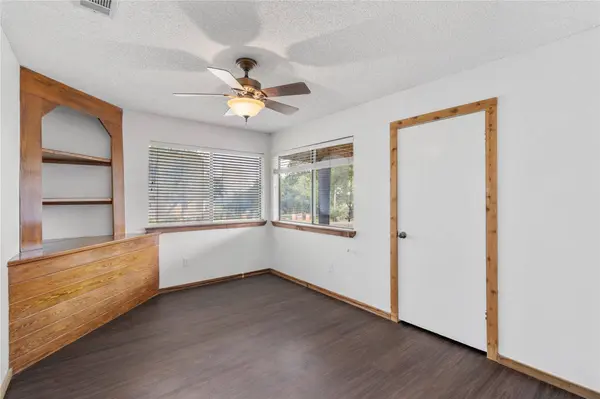 334 Coventry RD, Spicewood, TX 78669