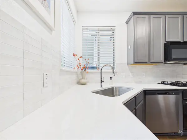 1819 Village Oak CT, Austin, TX 78704