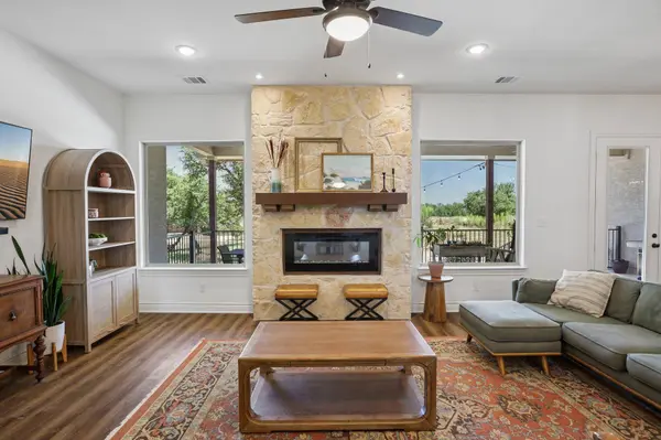 100 W Leaning Madrone DR, Johnson City, TX 78636