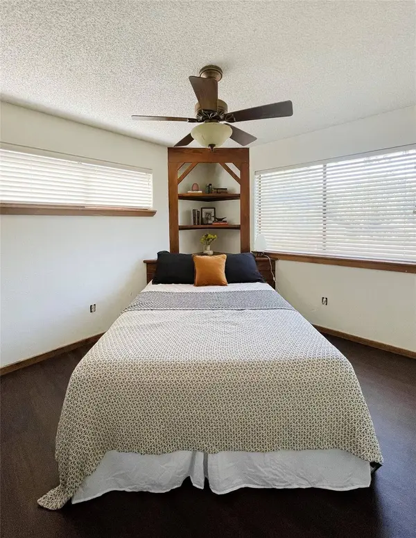 334 Coventry RD, Spicewood, TX 78669