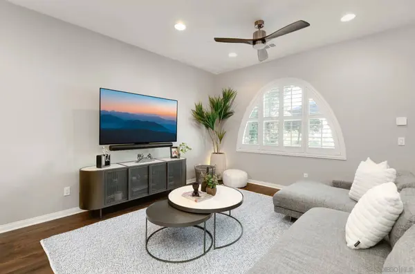 15947 Parkview Loop, San Diego, CA 92127