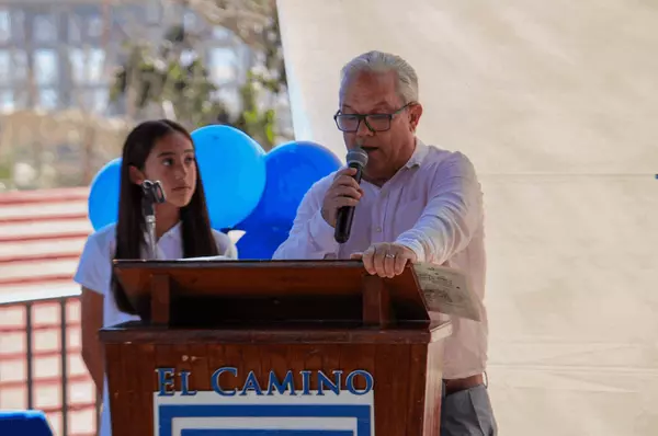 Liderazgo Educativo con Visión Global: Heath Sparrow y el Colegio El Camino en Los Cabos
