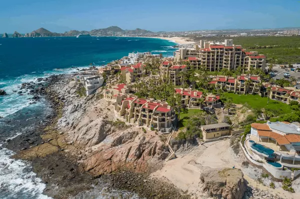 Life in Los Cabos for Expats: Immigration, Housing, and Daily Life Explained