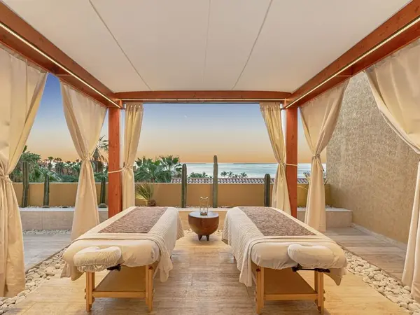 feature image of Wellness Living in Los Cabos: Spas, Yoga, and Longevity Retreats