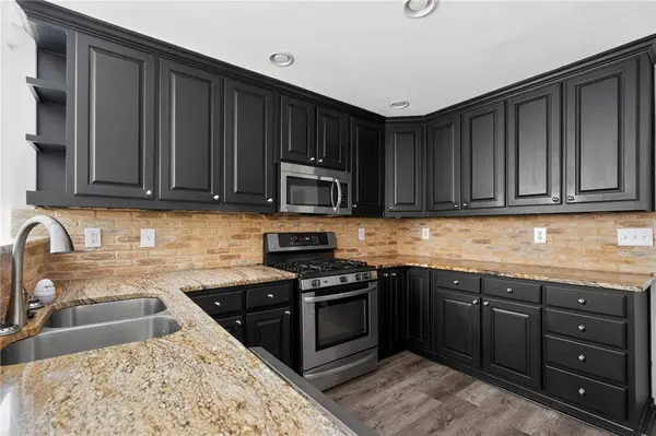 625 Harbor Bay DR, Lawrenceville, GA 30045