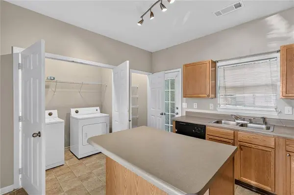2161 Del Lago CIR NW, Kennesaw, GA 30152