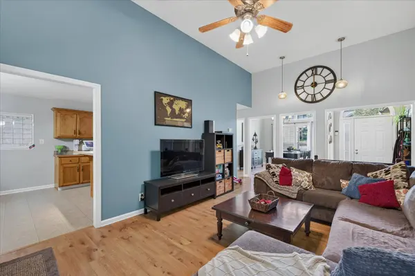 77 West Dr, Clarksville, TN 37040