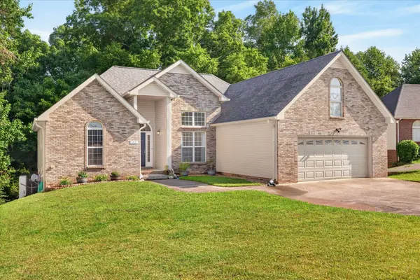 77 West Dr, Clarksville, TN 37040