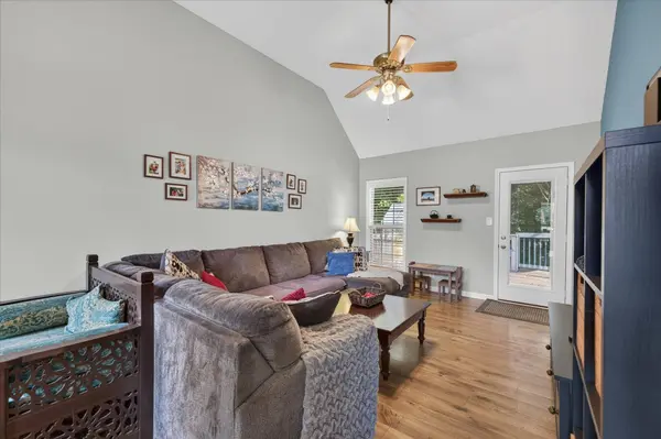 77 West Dr, Clarksville, TN 37040
