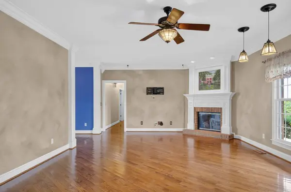 6515 Greenville Rd, Hopkinsville, KY 42240