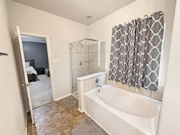 2423 Cloudy Bay DR, Fresno, TX 77545