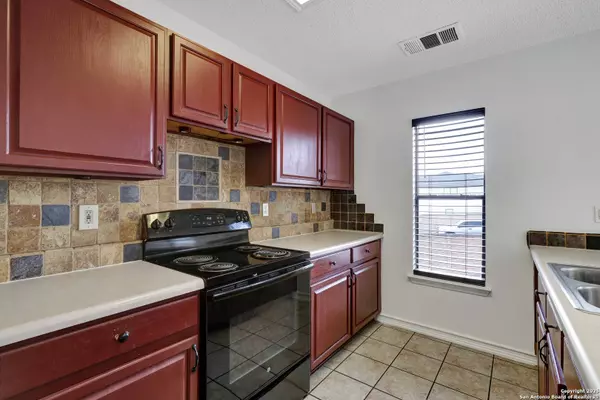 15 Laden Creek, San Antonio, TX 78238