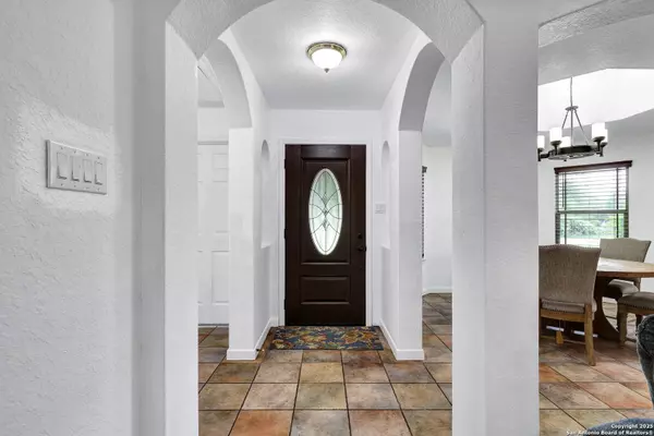 1852 County Road 6710, Lytle, TX 78052