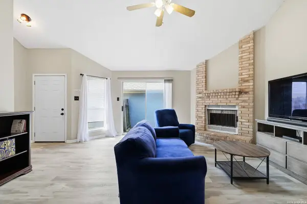 6315 Candlecrest Ct, San Antonio, TX 78244