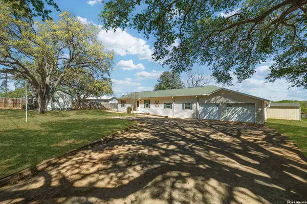 6730 E Loop 1604 S, Adkins, TX 78101