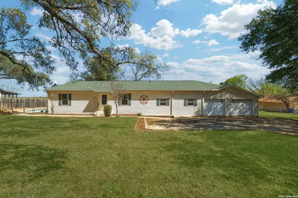 6730 E Loop 1604 S, Adkins, TX 78101