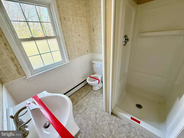 220 BERLIN RD, Clementon, NJ 08021