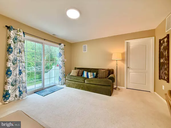 95 OAKRIDGE DR, Mount Royal, NJ 08061