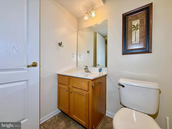 95 OAKRIDGE DR, Mount Royal, NJ 08061