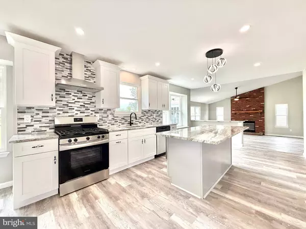 27 CHAPEL CIR, Sicklerville, NJ 08081