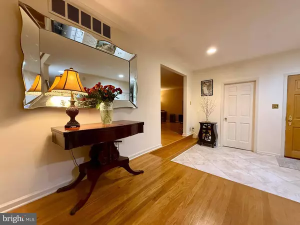 110 PARTREE RD, Cherry Hill, NJ 08003