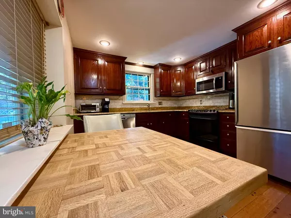 110 PARTREE RD, Cherry Hill, NJ 08003