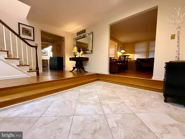 110 PARTREE RD, Cherry Hill, NJ 08003