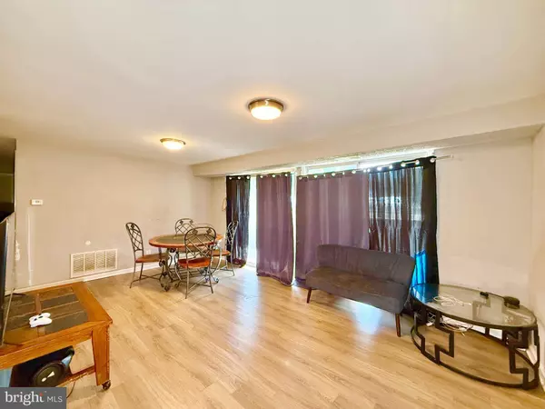 182 KENWOOD DR, Sicklerville, NJ 08081