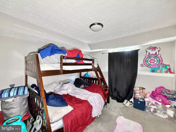 182 KENWOOD DR, Sicklerville, NJ 08081