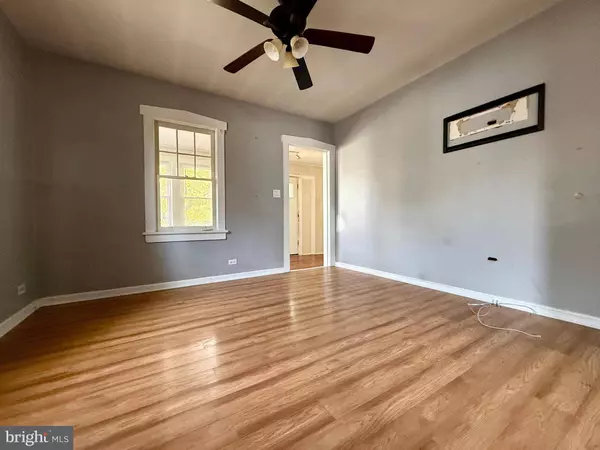 508 SUNSET AVE, Maple Shade, NJ 08052