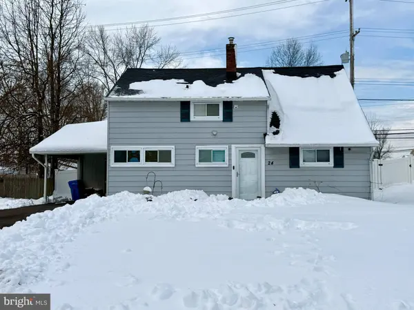 24 ROUNDWOOD LN, Levittown, PA 19055