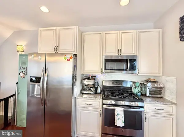 165 W THOMPSON ST, Philadelphia, PA 19122