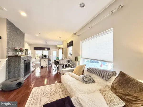 165 W THOMPSON ST, Philadelphia, PA 19122